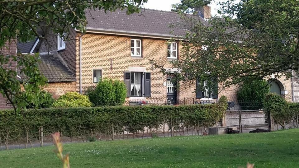 Hoeve Op De Meer Maastricht Exterior photo
